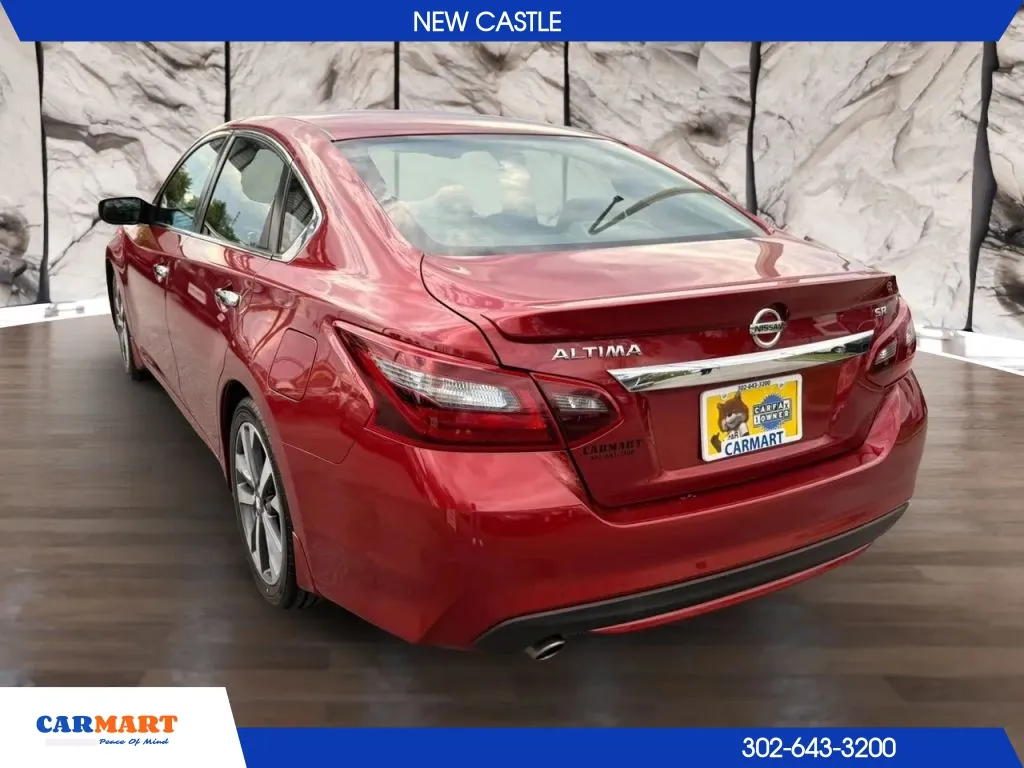 Nissan Altima photo 6
