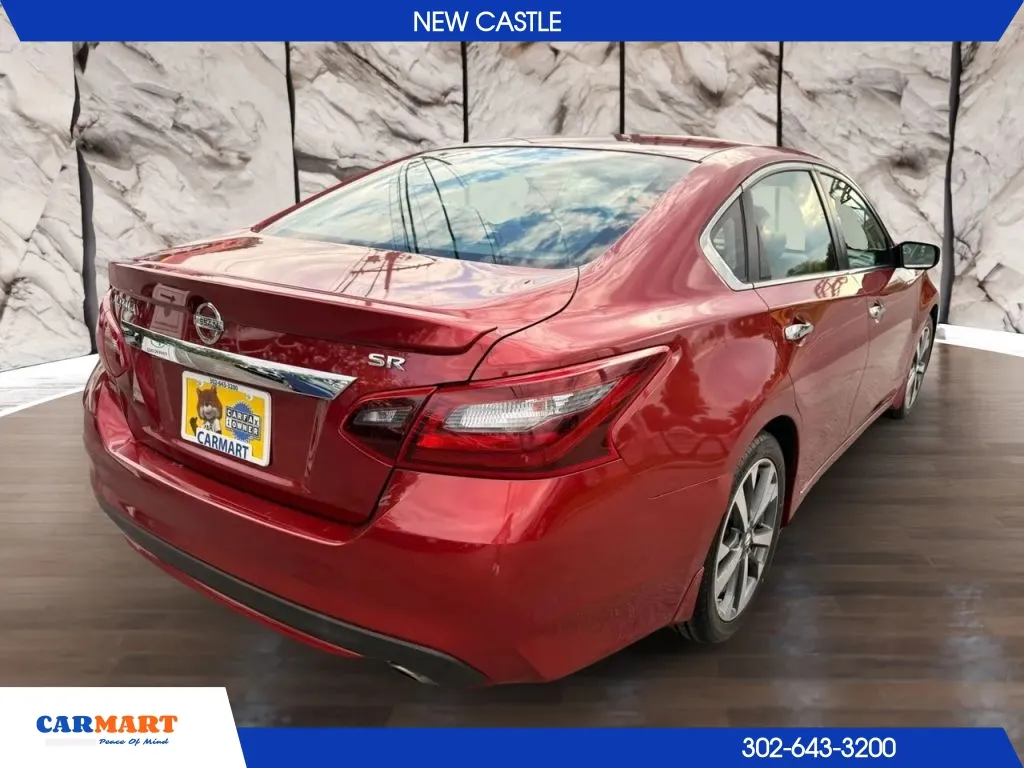 Nissan Altima photo 8