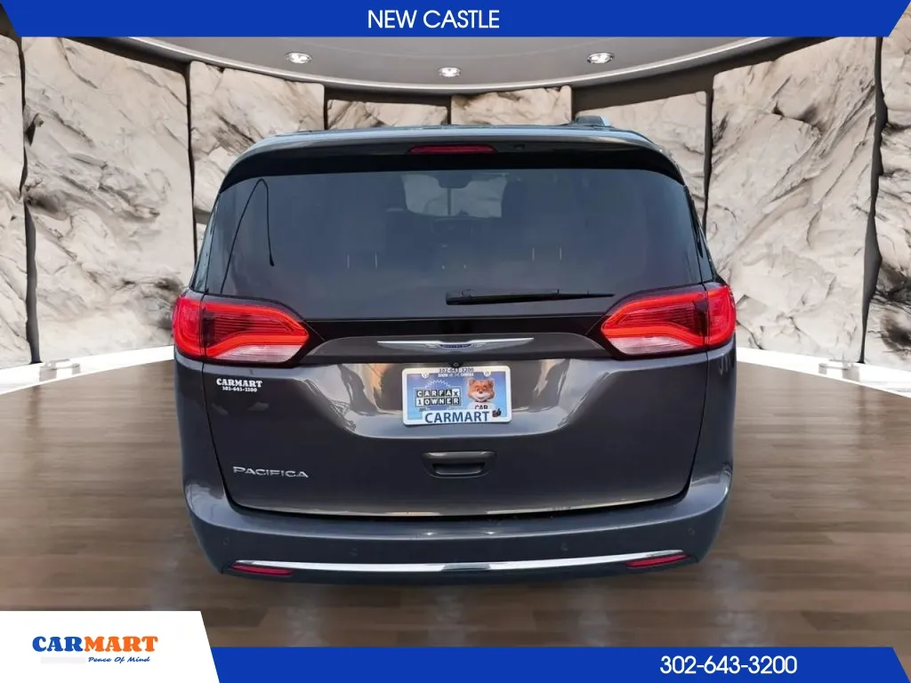 Chrysler Pacifica photo 6