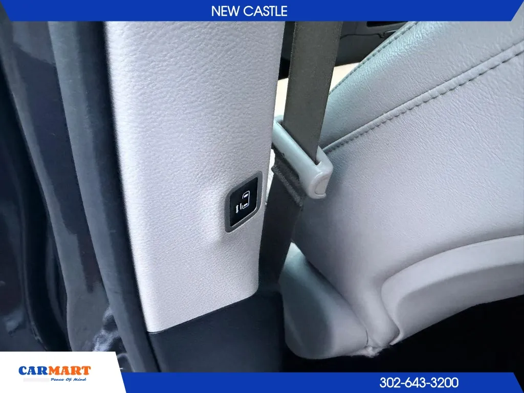 Chrysler Pacifica photo 15