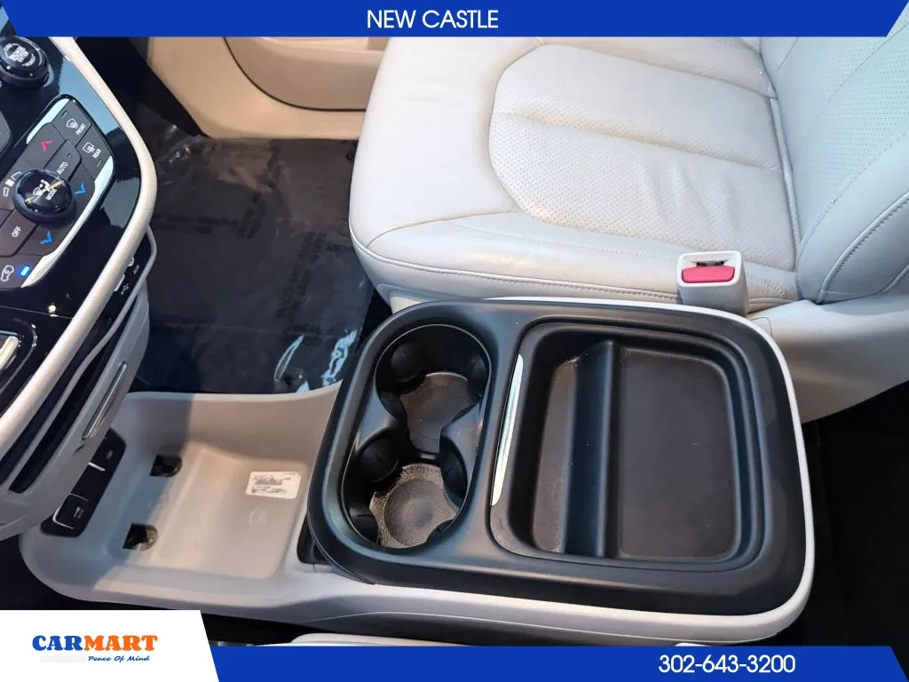 Chrysler Pacifica photo 33