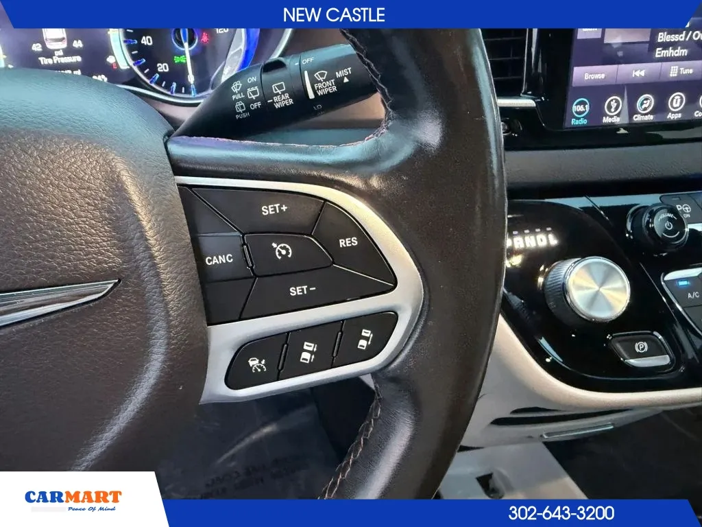 Chrysler Pacifica photo 25