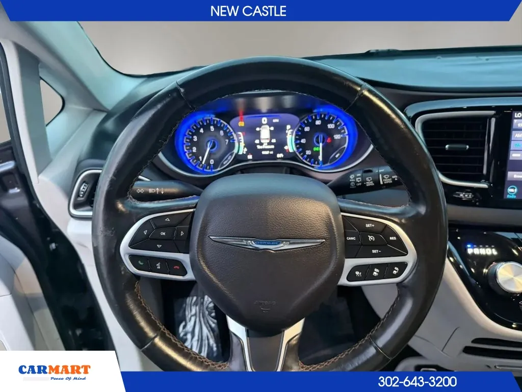 Chrysler Pacifica photo 24