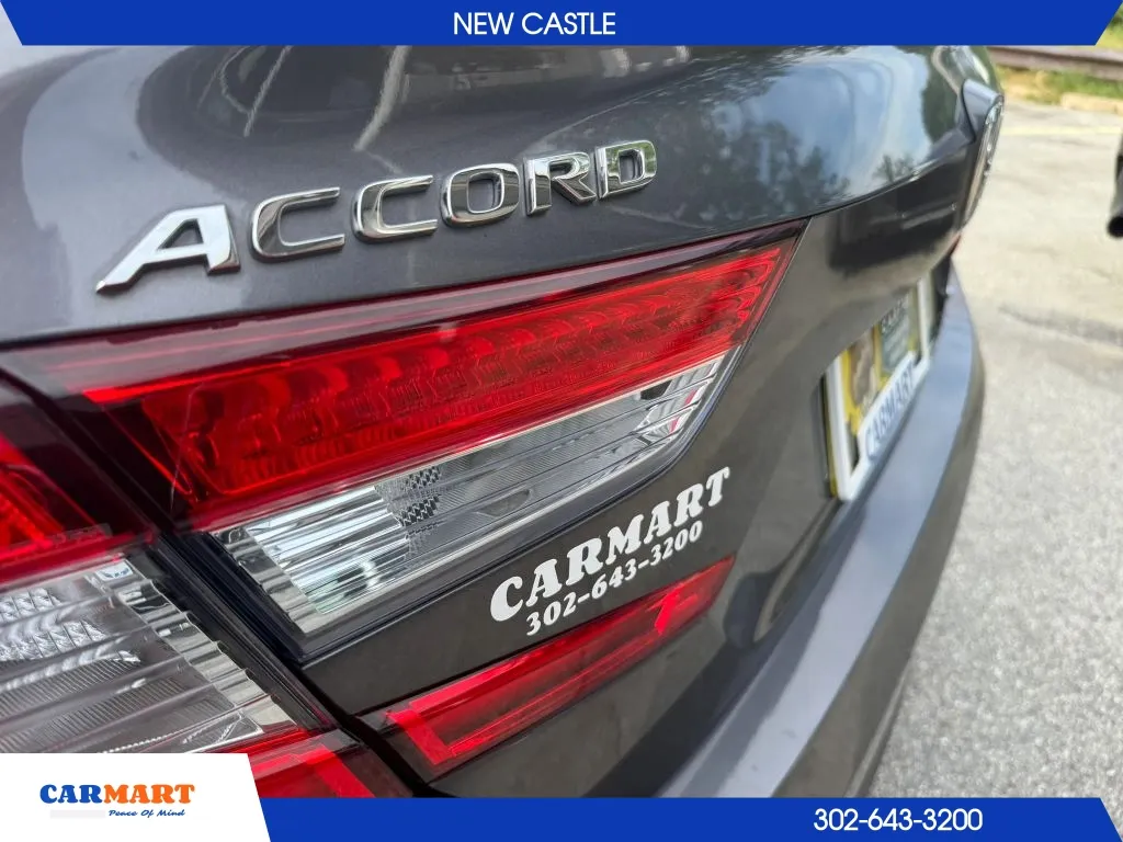 Honda Accord photo 25