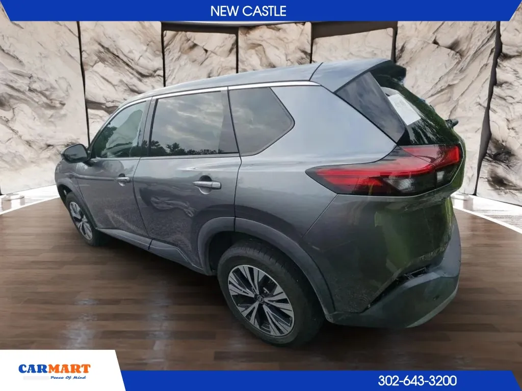 Nissan Rogue photo 2