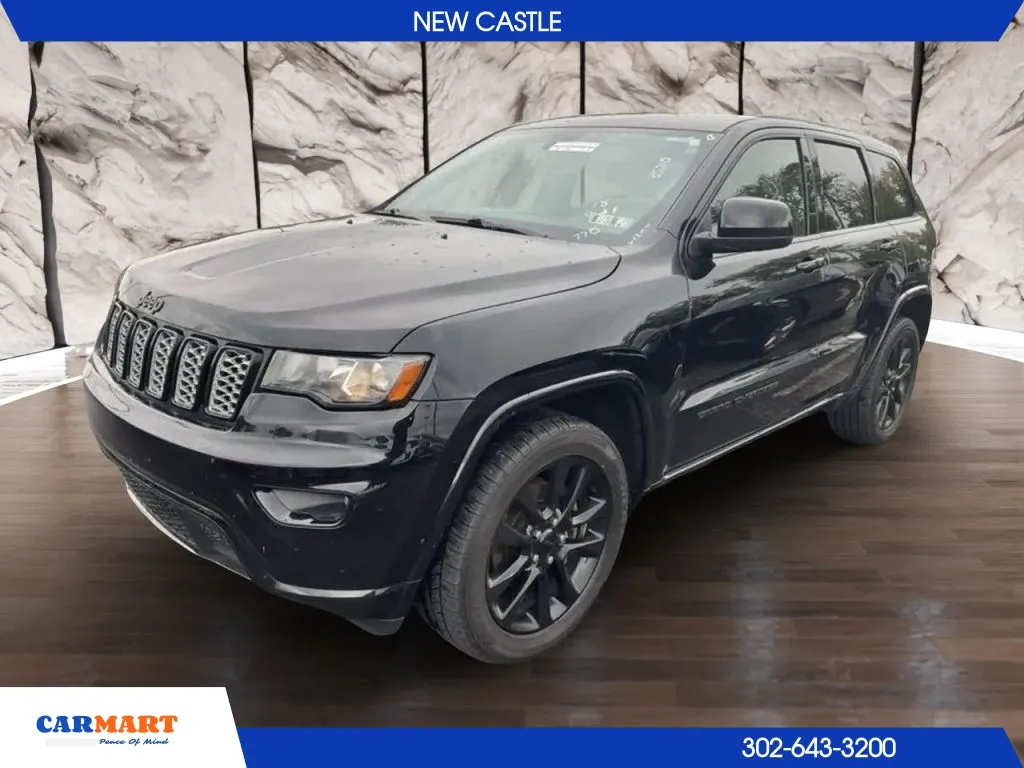 Black 2018 Jeep Grand Cherokee Altitude Sport Utility 4D for sale in New Castle, DE