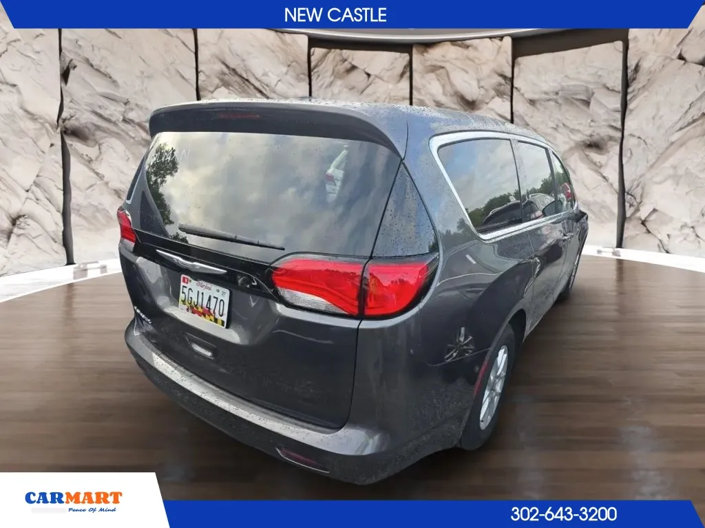 Chrysler Voyager photo 2