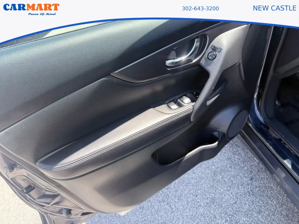 Nissan Rogue photo 17
