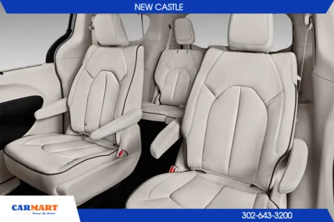 More photos of 2018 Chrysler Pacifica Touring L Minivan 4D at CARMART - New Castle, DE