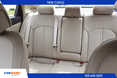 More photos of 2015 Hyundai Sonata eco Eco at CARMART - New Castle, DE