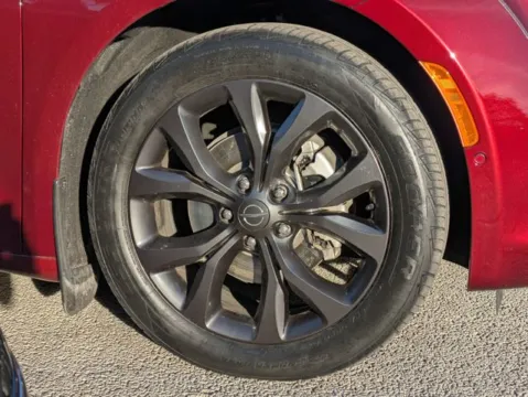 More photos of 2018 Chrysler Pacifica Touring L at Auto Gallery Jacksonville, FL