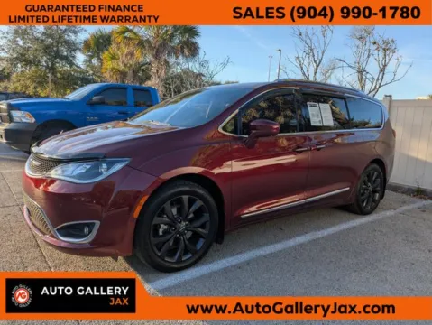 Red 2018 Chrysler Pacifica Touring L for sale in Jacksonville, FL