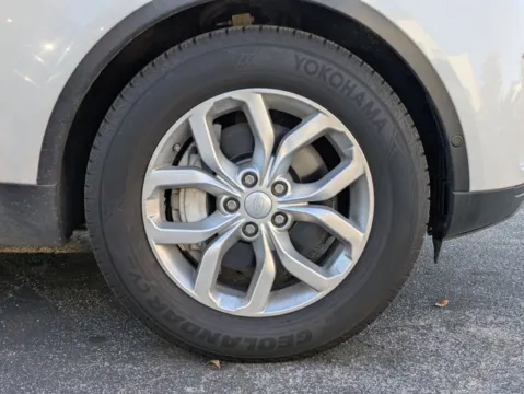 More photos of 2020 Land Rover Discovery SE at Auto Gallery Jacksonville, FL