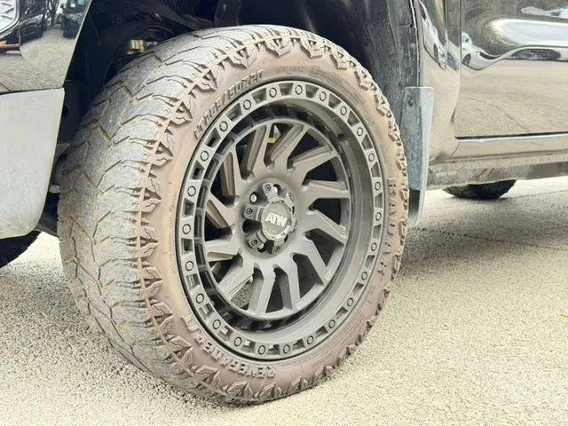 2022 Nissan Frontier SV - Photo 12