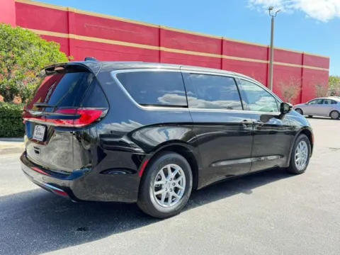 More photos of 2025 Chrysler Pacifica Select at Auto Gallery Jacksonville, FL