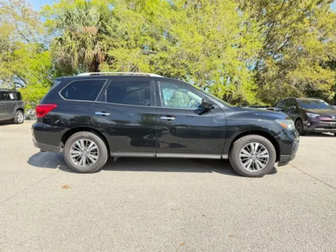 More photos of 2020 Nissan Pathfinder SL at Auto Gallery Jacksonville, FL