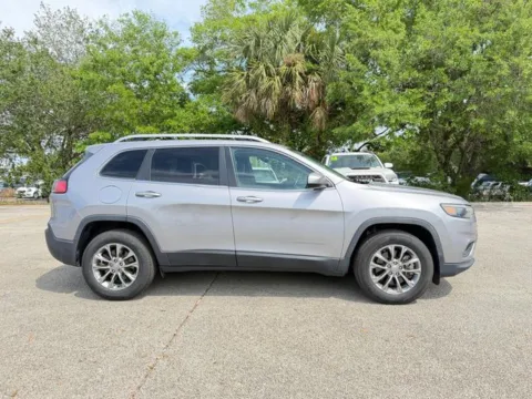 More photos of 2019 Jeep Cherokee Latitude Plus at Auto Gallery Jacksonville, FL