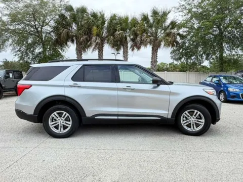 More photos of 2022 Ford Explorer XLT at Auto Gallery Jacksonville, FL
