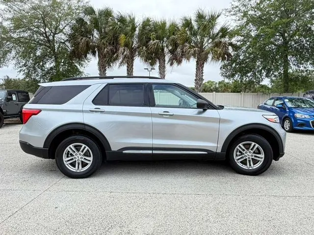 Ford Explorer photo 4