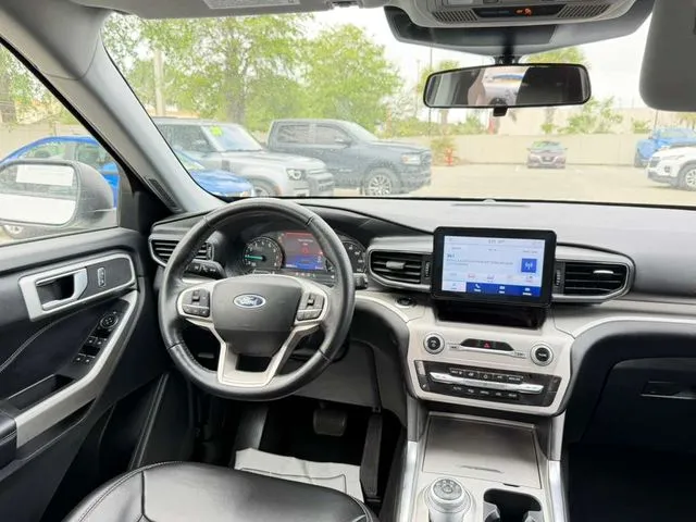 Ford Explorer photo 17