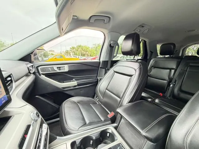 Ford Explorer photo 19
