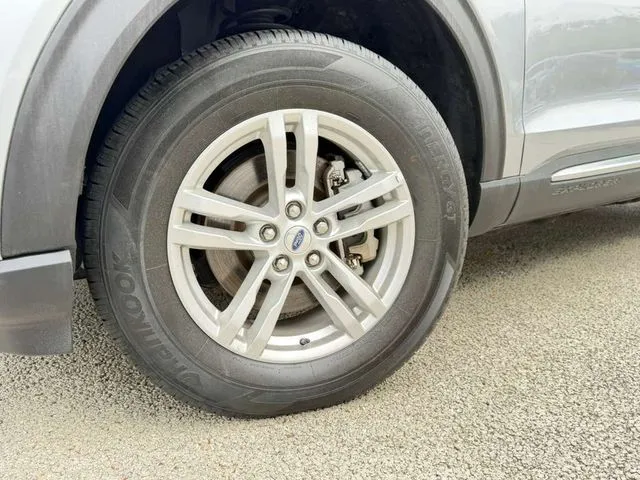 Ford Explorer photo 32