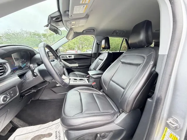 Ford Explorer photo 22