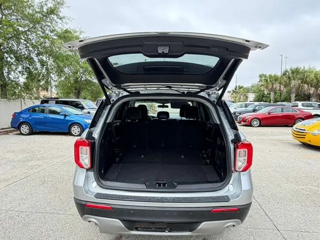 Ford Explorer photo 9