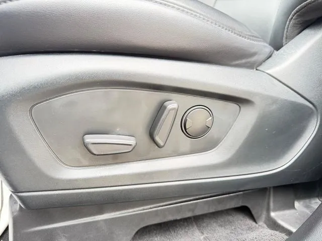 Ford Explorer photo 23