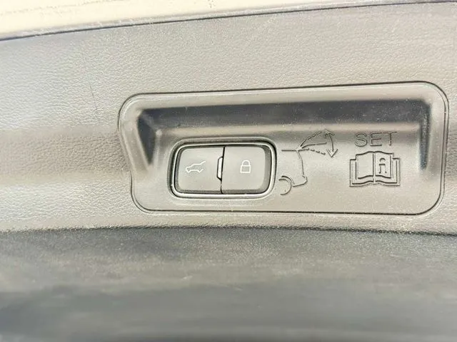 Ford Explorer photo 35