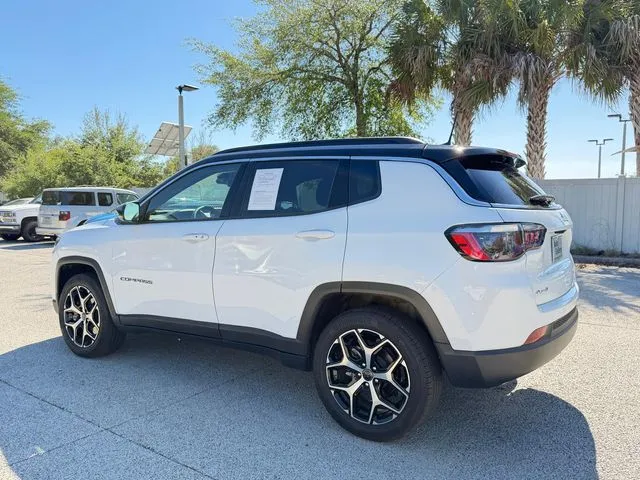 Jeep Compass photo 7