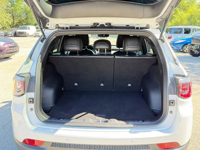 Jeep Compass photo 9