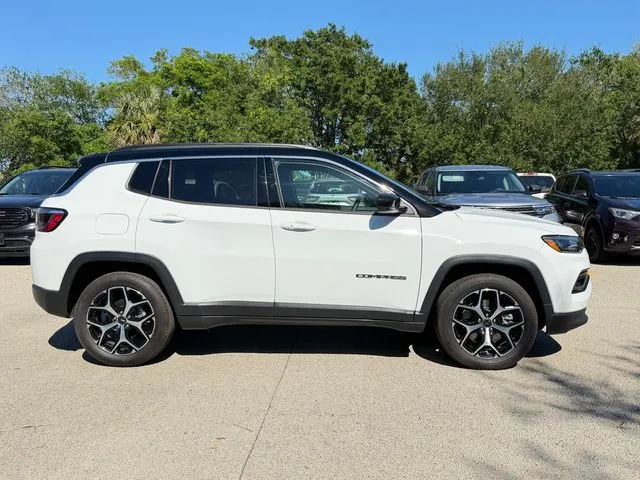 Jeep Compass photo 4