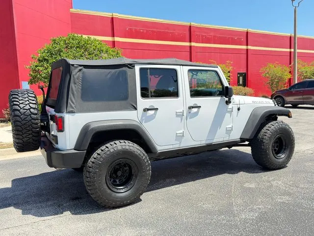 Jeep Wrangler photo 6