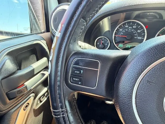 Jeep Wrangler photo 12