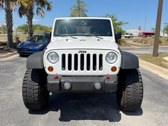 Jeep Wrangler photo 2