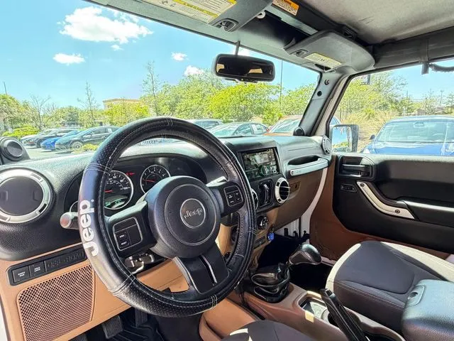 Jeep Wrangler photo 25