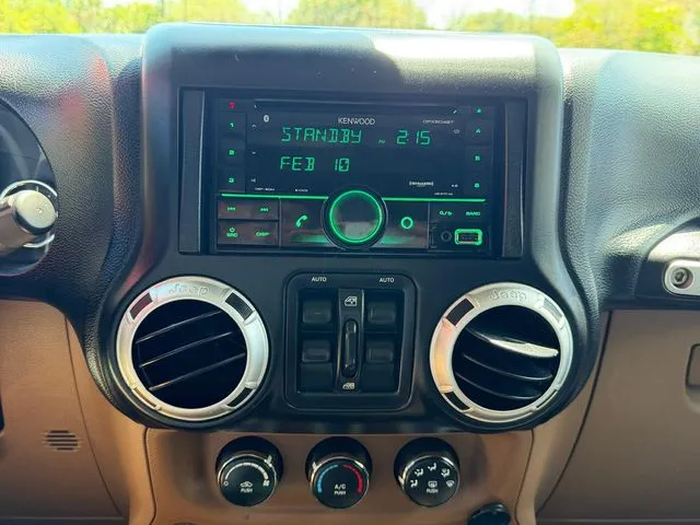 Jeep Wrangler photo 17