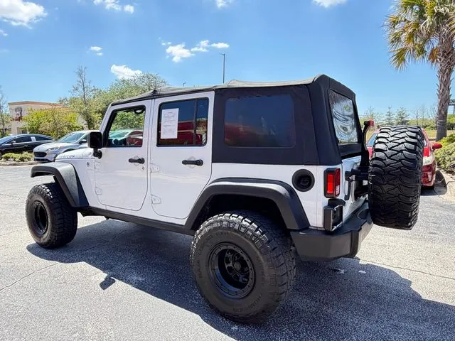 Jeep Wrangler photo 7