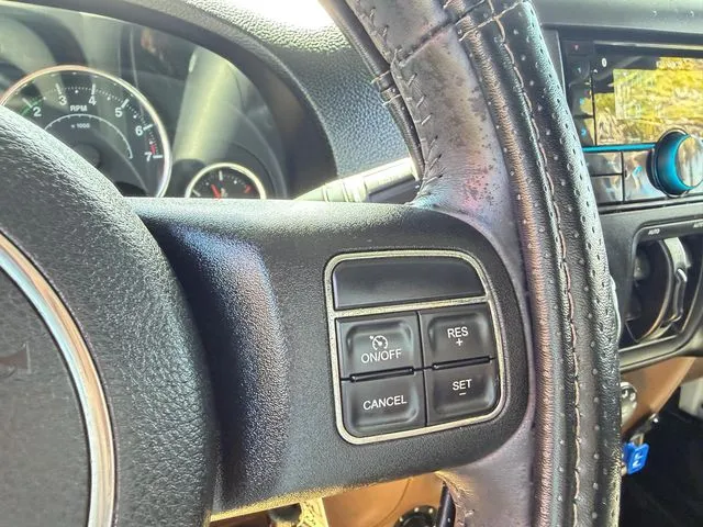 Jeep Wrangler photo 14