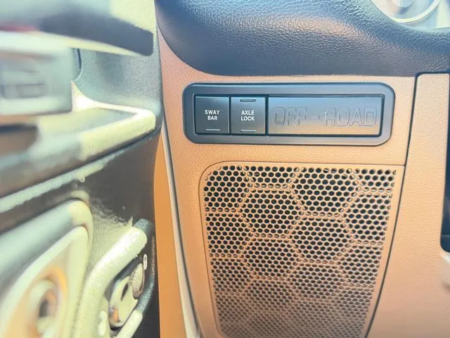 Jeep Wrangler photo 16