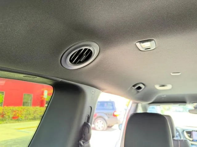 Chrysler Pacifica photo 41