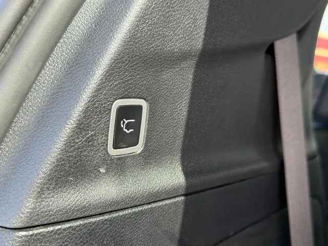 Chrysler Pacifica photo 44