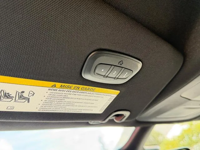 Chrysler Pacifica photo 26