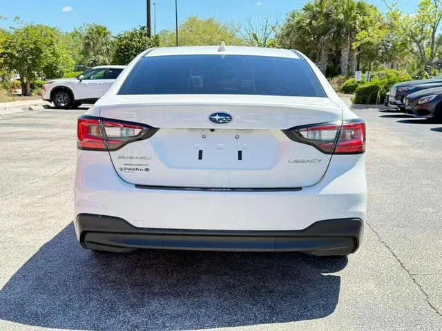 Subaru Legacy photo 8