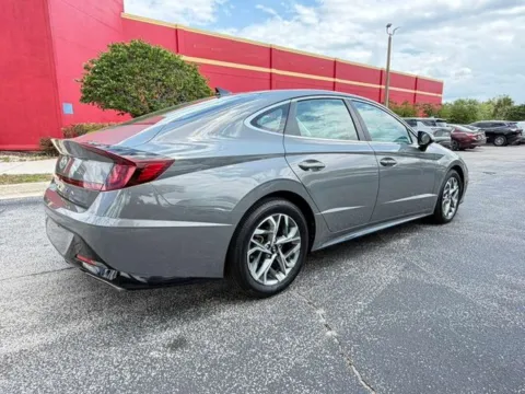 More photos of 2022 Hyundai Sonata SEL at Auto Gallery Jacksonville, FL