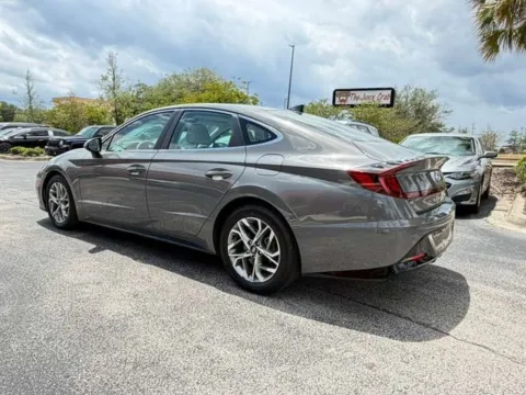 More photos of 2022 Hyundai Sonata SEL at Auto Gallery Jacksonville, FL