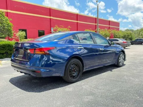 More photos of 2020 Nissan Altima 2.5 S at Auto Gallery Jacksonville, FL