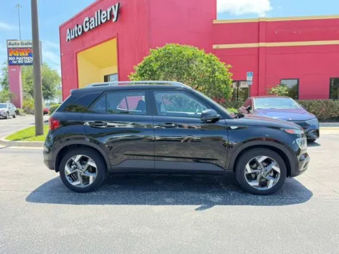 More photos of 2022 Hyundai Venue SEL at Auto Gallery Jacksonville, FL