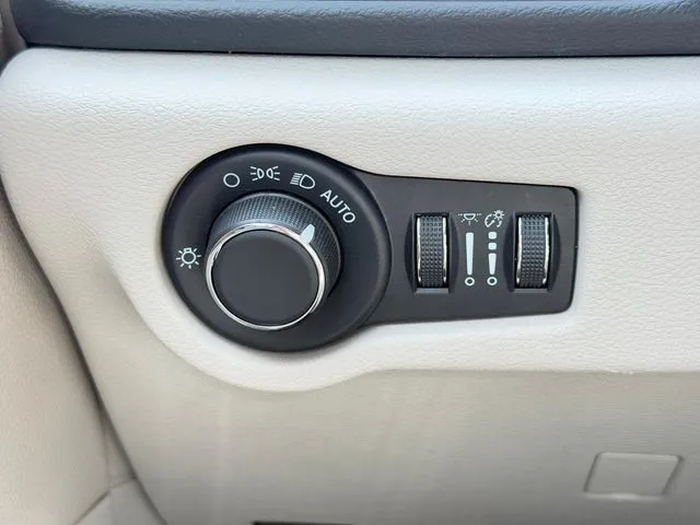 Chrysler Voyager photo 18